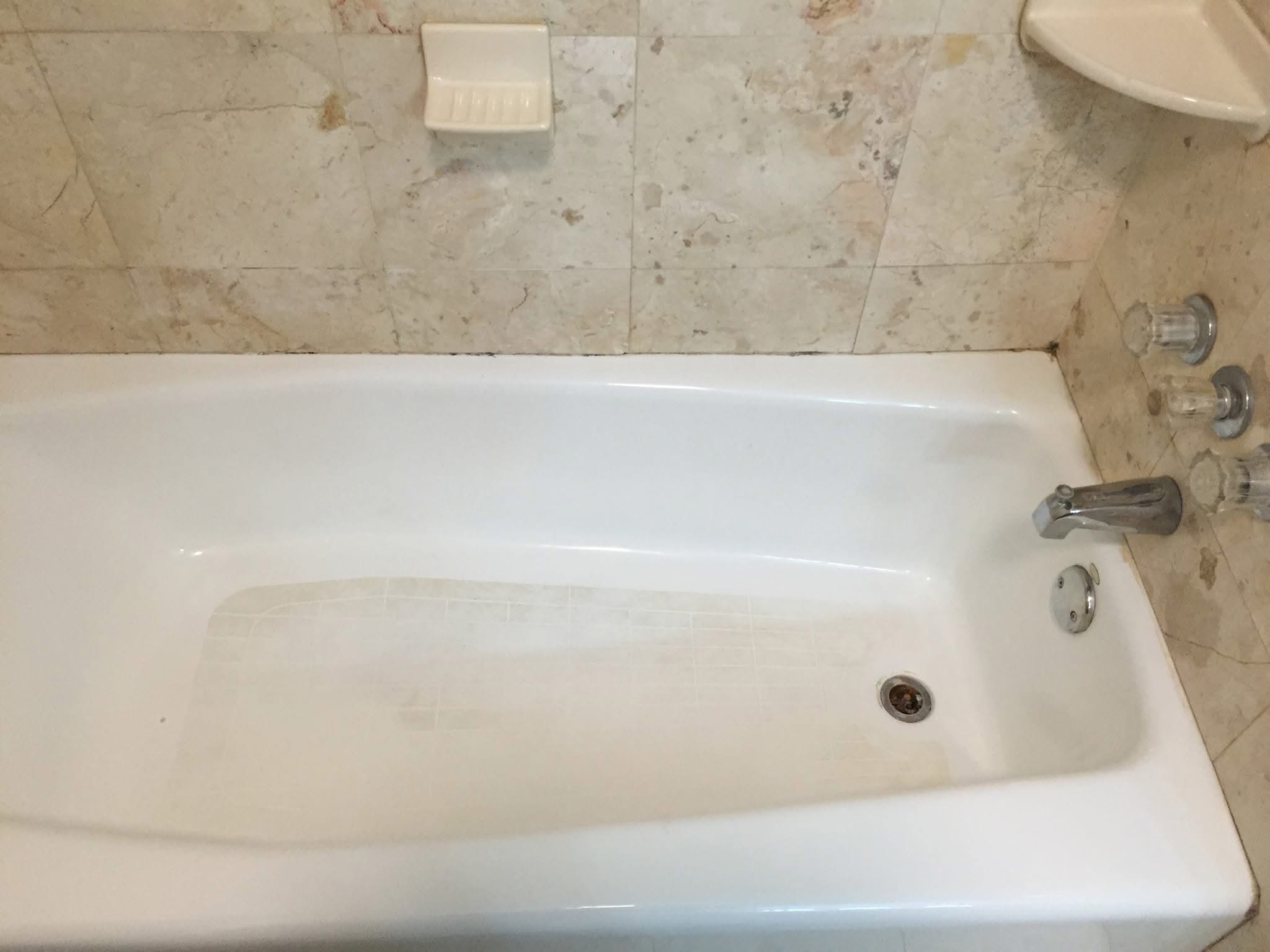 Bathtub after cleaning